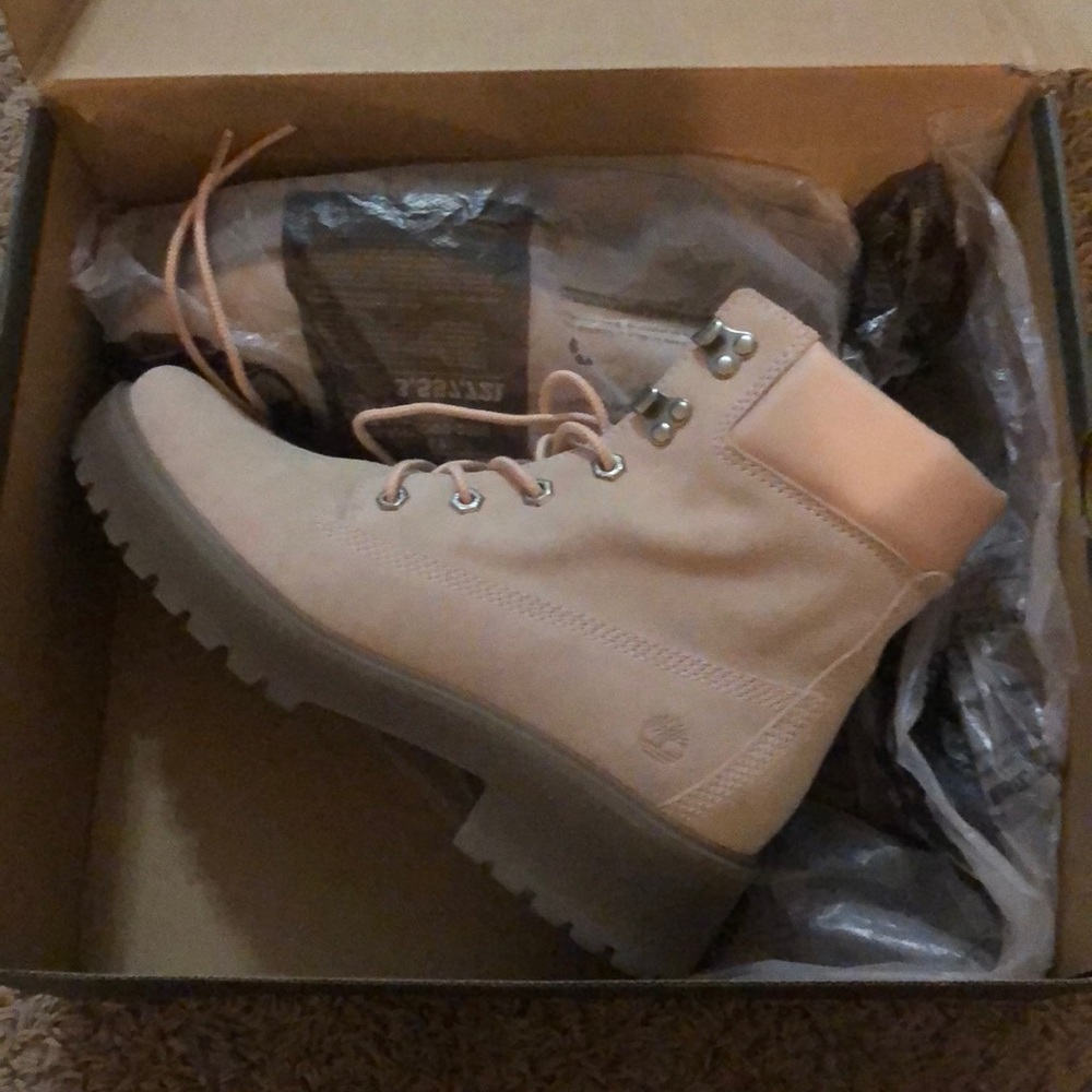 WOMEN'S TIMBERLAND 6-INCH WATERPROOF BOOTS